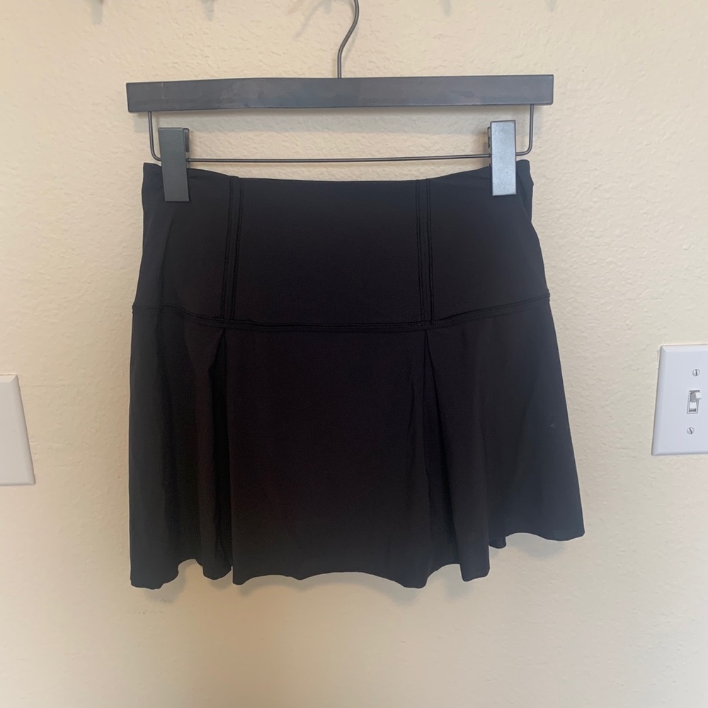 Lululemon black skirt